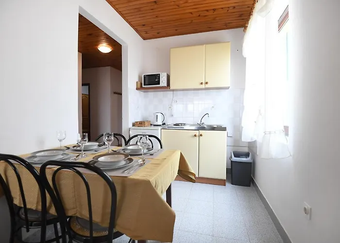 Erna Apartment