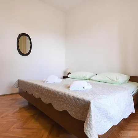 Apartment Apartmani Erna