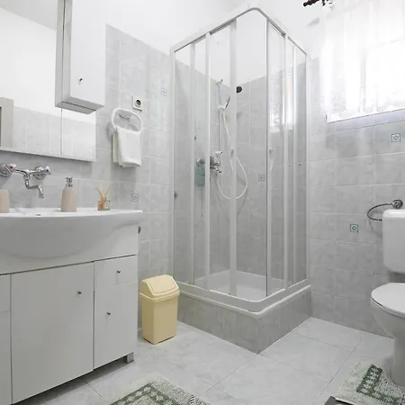 Apartmani Erna Apartment