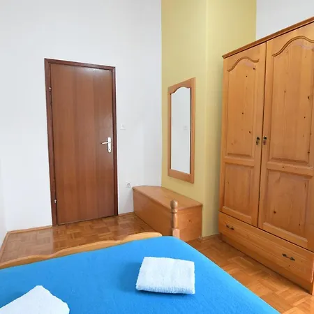 Apartment Apartmani Erna Pasman