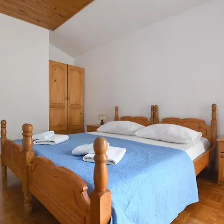 Apartment Apartmani Erna