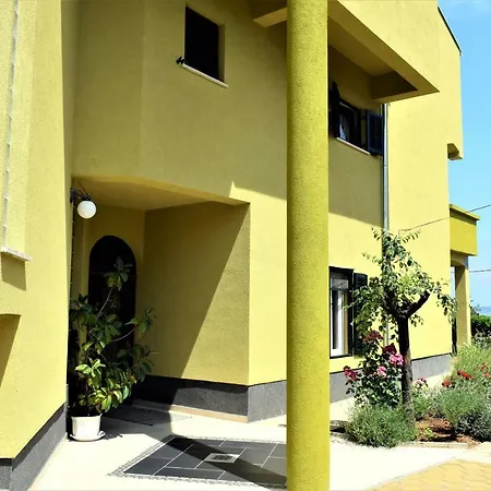 Apartment Apartmani Erna Pasman