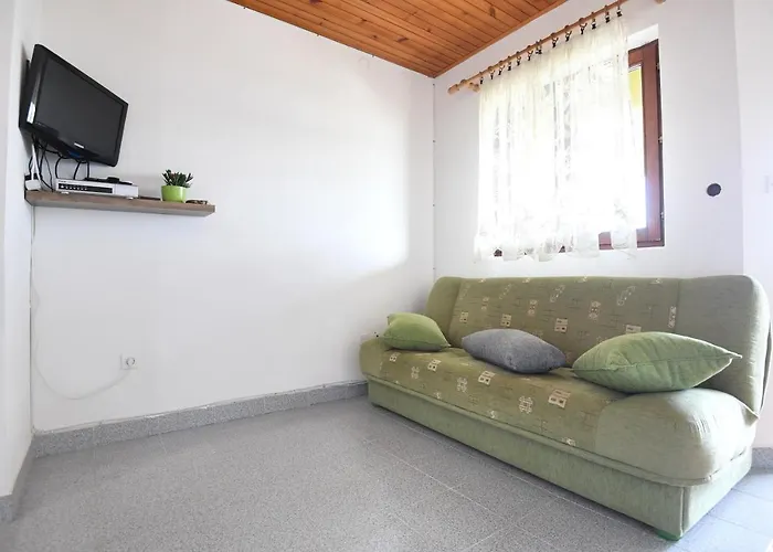 Erna Apartmán Pašman